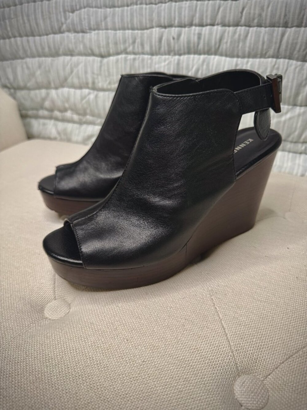 Kenneth Cole Octavia Black Leather Platform Wedge Sandals Women’s 8.5